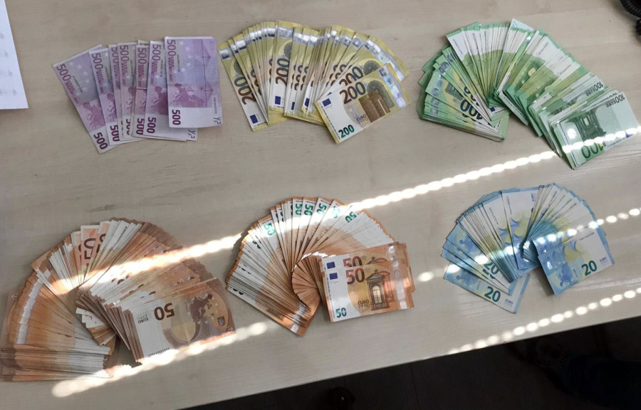 Uhapšeni članovi narko-kartela iz Srbije; Zaplenjeni droga, novac i oružje FOTO