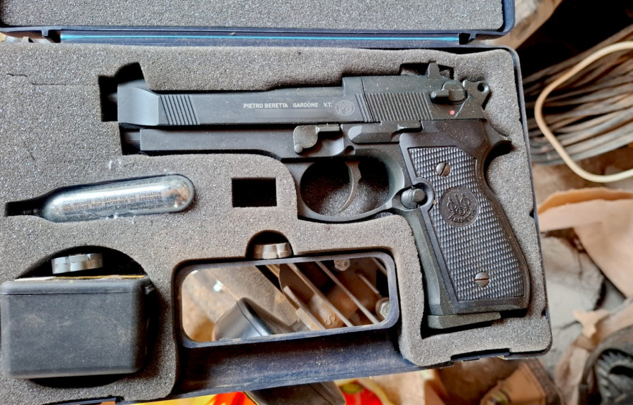 Uhapšeni članovi narko-kartela iz Srbije; Zaplenjeni droga, novac i oružje FOTO