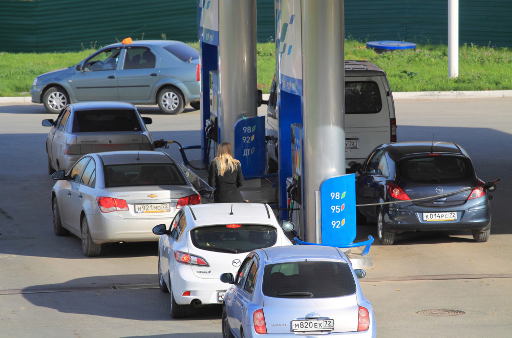 Potpuni haos zbog goriva: Policija čuva benzinske pumpe