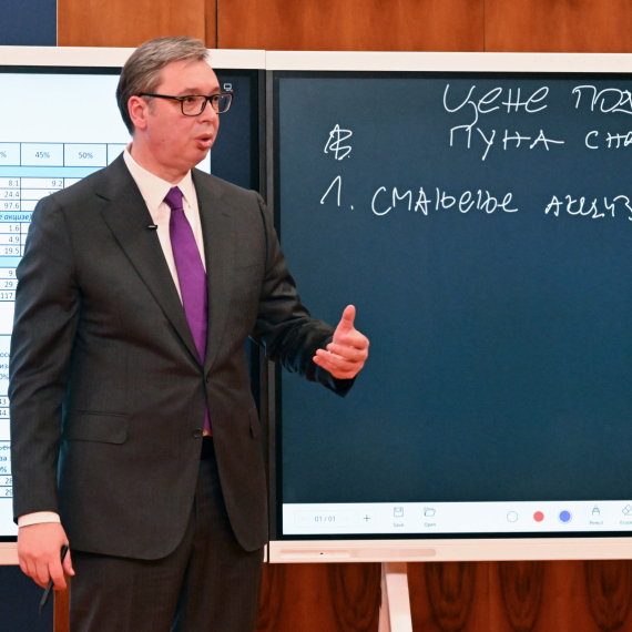 Vučić: Nema ograničenja kupovine goriva u Srbiji, snabdevenost se ne dovodi u pitanje, država se odriče akciza