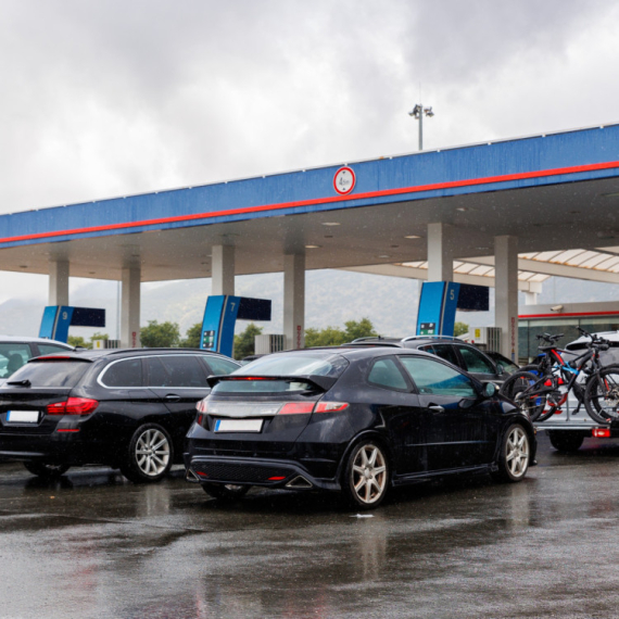 Po Hrvatskoj nestašice goriva: Gužve na pumpama, u Zagrebu nema dizela