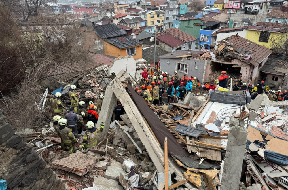 Eksplozija u Turskoj: Urušile se dve zgrade u Istanbulu – 9 osoba izvučeno iz ruševina FOTO/VIDEO