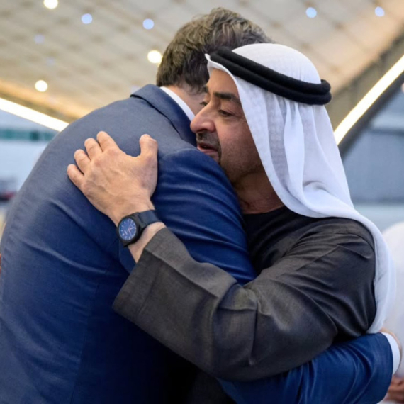 Poseta Vučića udarna vest u Emiratima; Vodeći mediji UAE o istorijskoj poseti: Mir u prvom planu FOTO