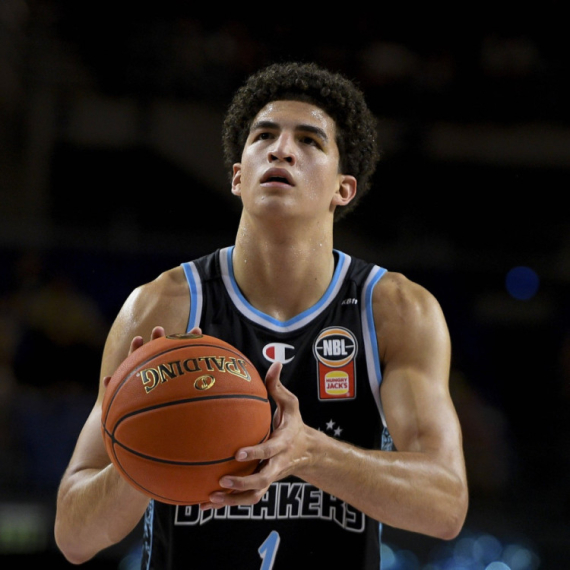 Meksikanac ispisuje istoriju u NBA