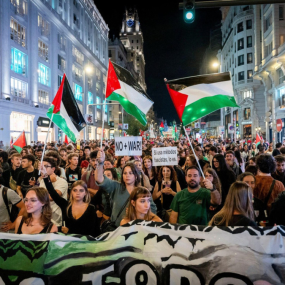 Protest "Za genocid i Izrael van košarke" pred meč Evrolige VIDEO
