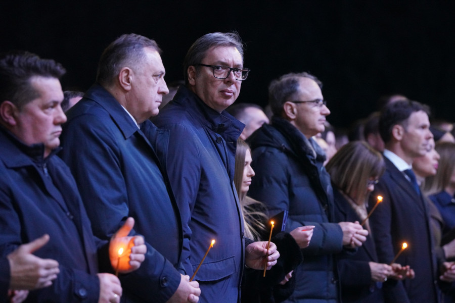 Vučić u Vranju: Kada su ubili malu Milicu i Irenu – to je bio početak rušenja i ponižavanja Srbije VIDEO