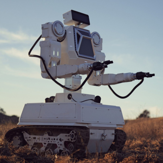 Ovaj robot ima više od dva metra, a pogledajte za šta je napravljen FOTO