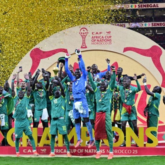Senegalci će paradirati u Parizu uprkos oduzetoj tituli