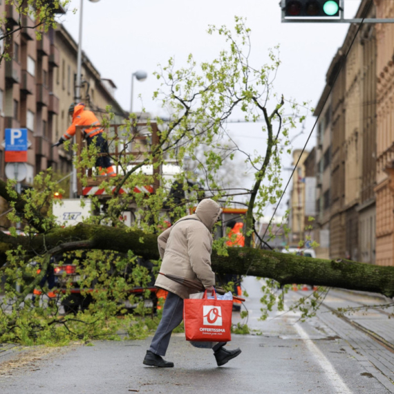 U nevremenu stradalo 40 škola, kao i 24 vrtića; "Pratite uputstva" FOTO/VIDEO