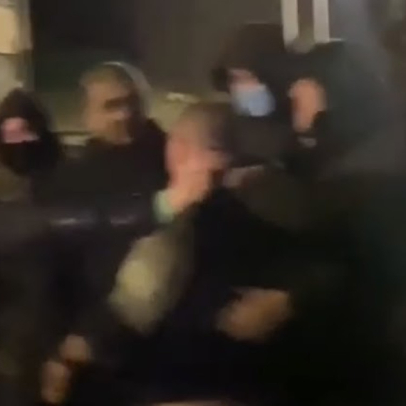 Blokaderi brutalno pretukli Davida Ćirića: Deset njih ga okružilo, a onda su ga vređali i zlostavljali VIDEO