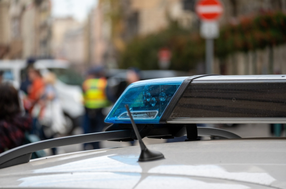 Policajac heroj: Pas napao dete u Kragujevcu, on ga na motoru pod rotacijom odmah odvezao u bolnicu