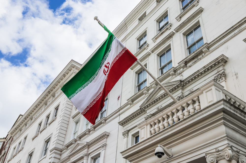 Nastavlja se drama u Bejrutu; "Iranski ambasador pije kafu i ruga se Libanu"