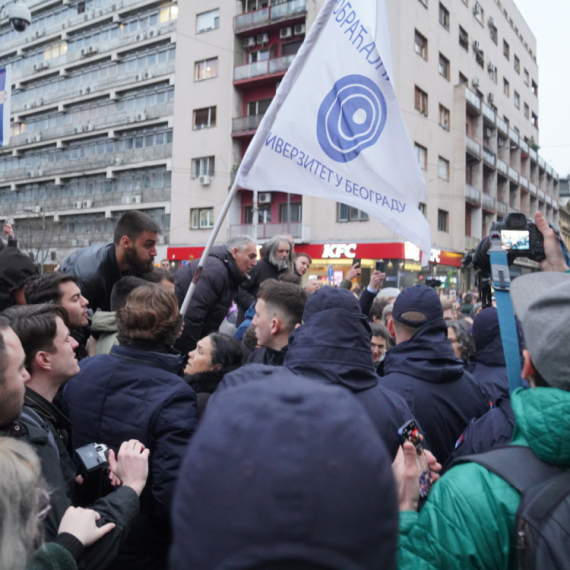 Vučić poručio: "Svi mogu da budu mirni, država preduzima mere"; "Ovo su očajnički trzaji jer su nemoćni"