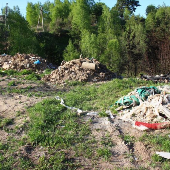 Niš uklanja divlje deponije: Za čišćenje izdvojeno 6,5 miliona dinara
