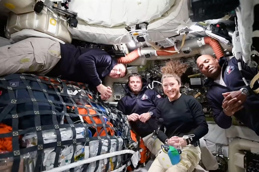 Astronauti trenutno bliži Mesecu nego nama: Fascinantne slike Zemlje FOTO
