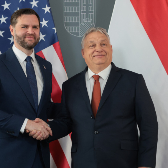 Vens u Budimpešti pred istorijske izbore: Napao EU i poručio – "Orban je najvažniji lider u Evropi"