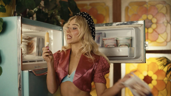 Novi spot Sabrine Karpenter: Kao mini-film pun skrivenih poruka FOTO/VIDEO