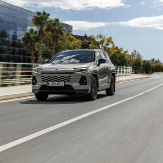 Nova Toyota RAV4 stigla u Evropu: Provereni SUV donosi mnoštvo inovacija FOTO