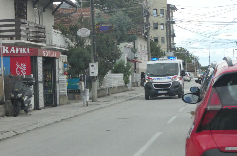 Tragedija u Čačku: Mlađi mušakrac skočio sa zgrade na Ljubić keju