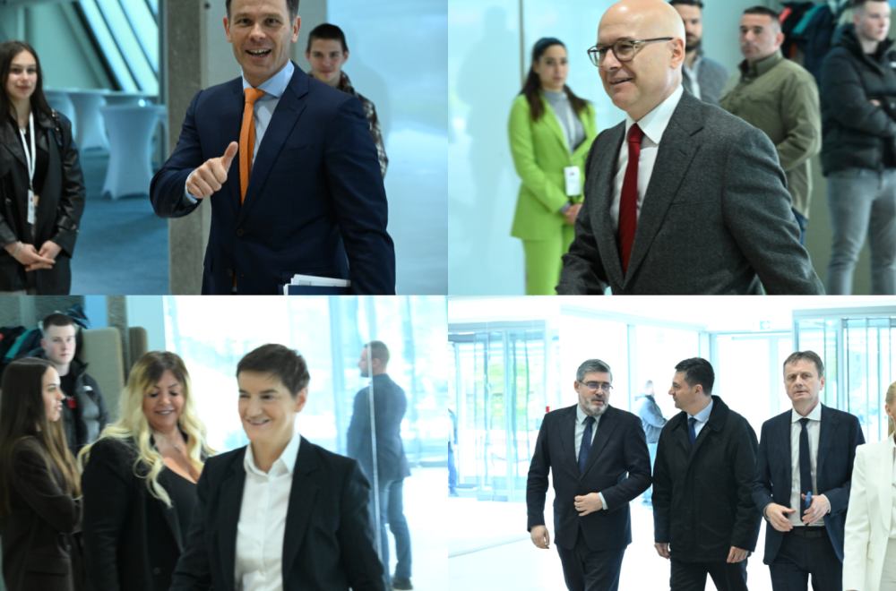 Završena sednica Glavnog odbora SNS; "Mir, stabilnost, dijalog, i građani Srbije iznad svega" FOTO