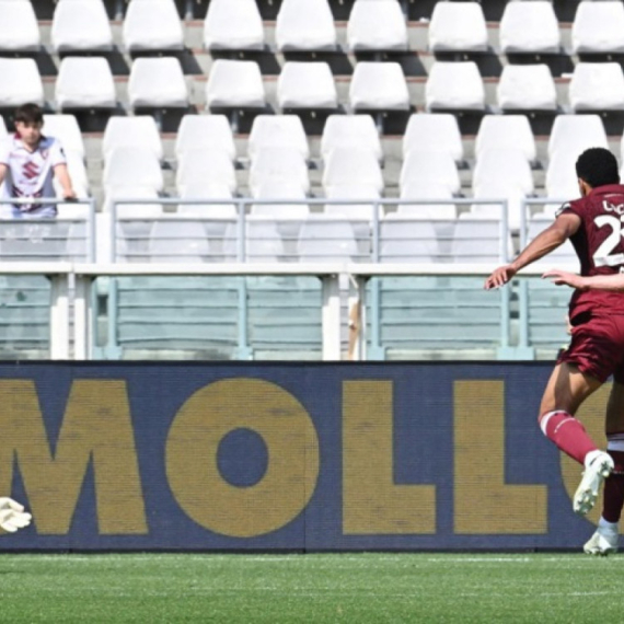 Torino gurnuo Veronu ka Seriji B, Kaljari gleda ka opstanku VIDEO