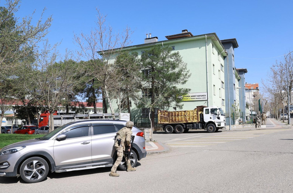 Drama in Turkey: A man with a shotgun burst into a school; children scream and run; There are injured PHOTO