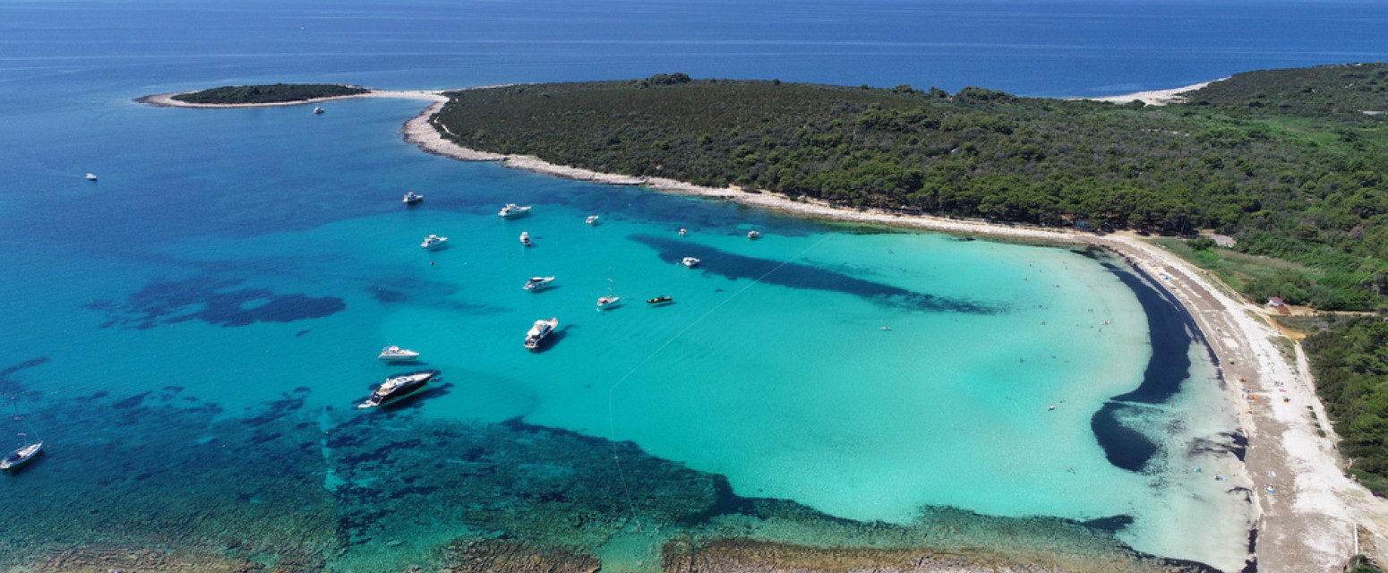 Ovu plažu iz regiona porede sa Karibima: Forbs je uvrstio među najlepše na svetu FOTO