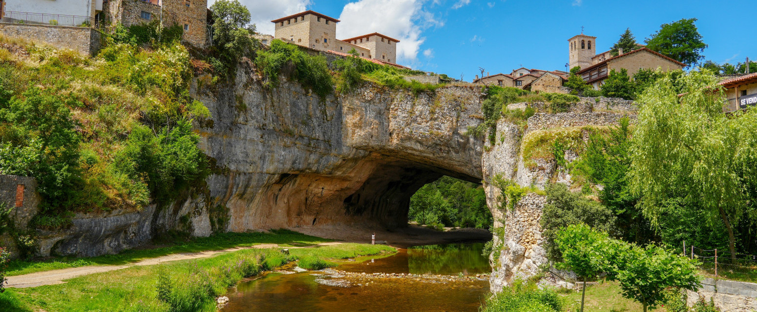 Selo nastalo na "Božjem mostu" oduzima dah: Turisti ga još uvek nisu otkrili FOTO