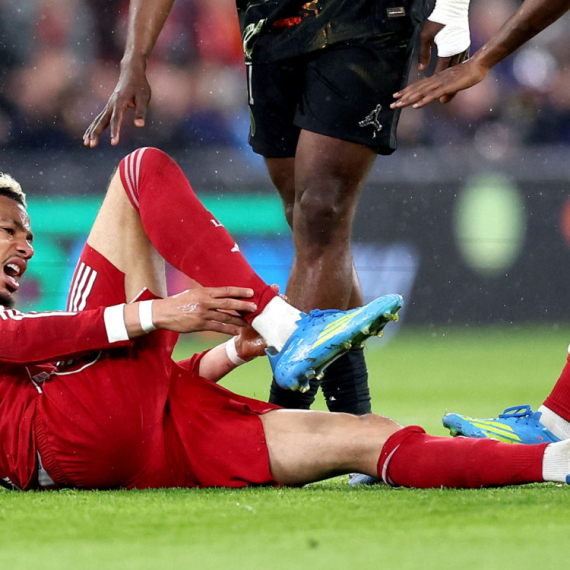 Liverpul saopštio loše vesti – kraj sezone i mundijalskog sna za Ekitikea