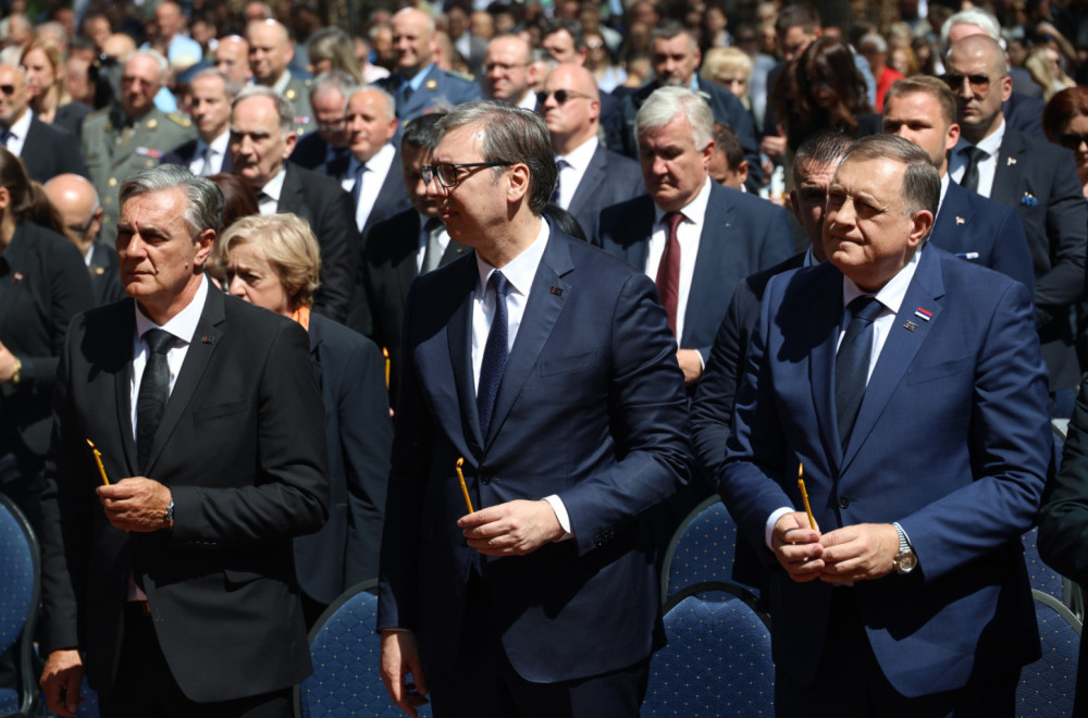 Vučić iz Donje Gradine: "Obaveza svih slobodarskih naroda je da se bore za istinu" FOTO