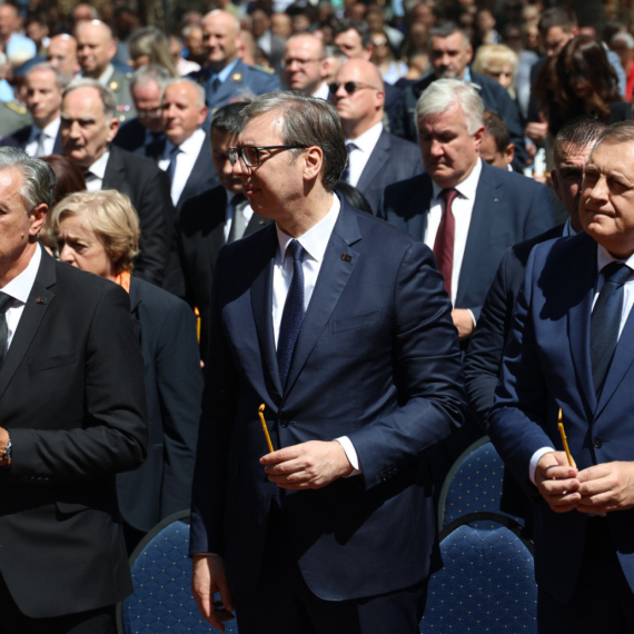 Vučić iz Donje Gradine: "Obaveza svih slobodarskih naroda je da se bore za istinu" FOTO