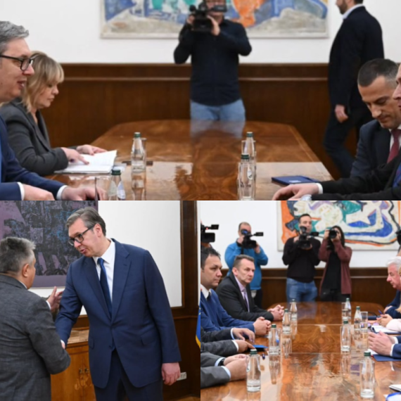 Vučić održao konsultacije sa predstavnicima stranaka; "Biramo dijalog, pružamo ruku svima" FOTO