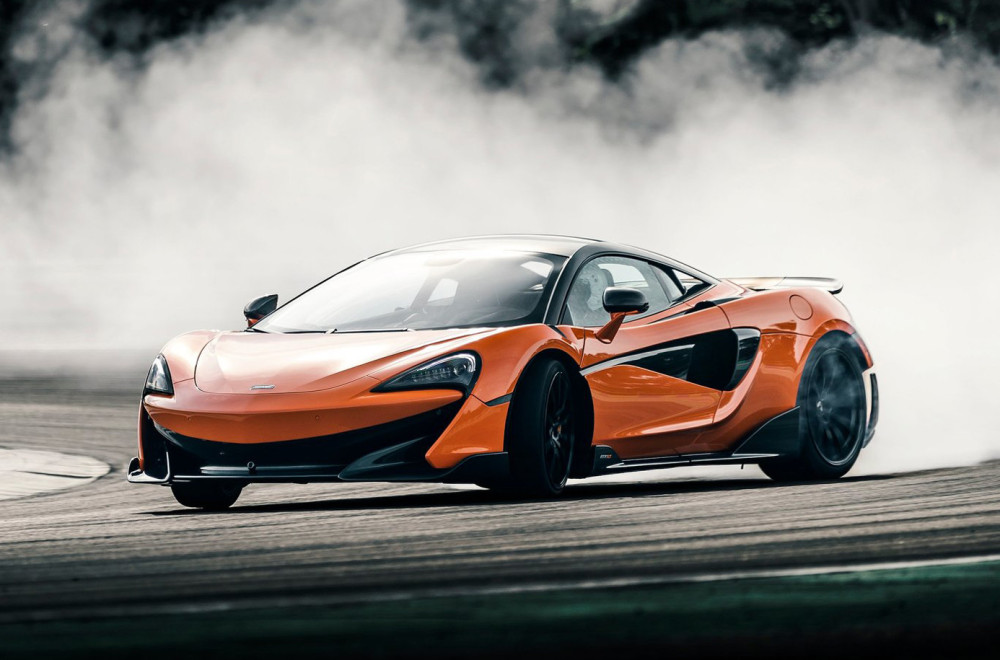 Popeo McLaren na banderu – uhapšen VIDEO