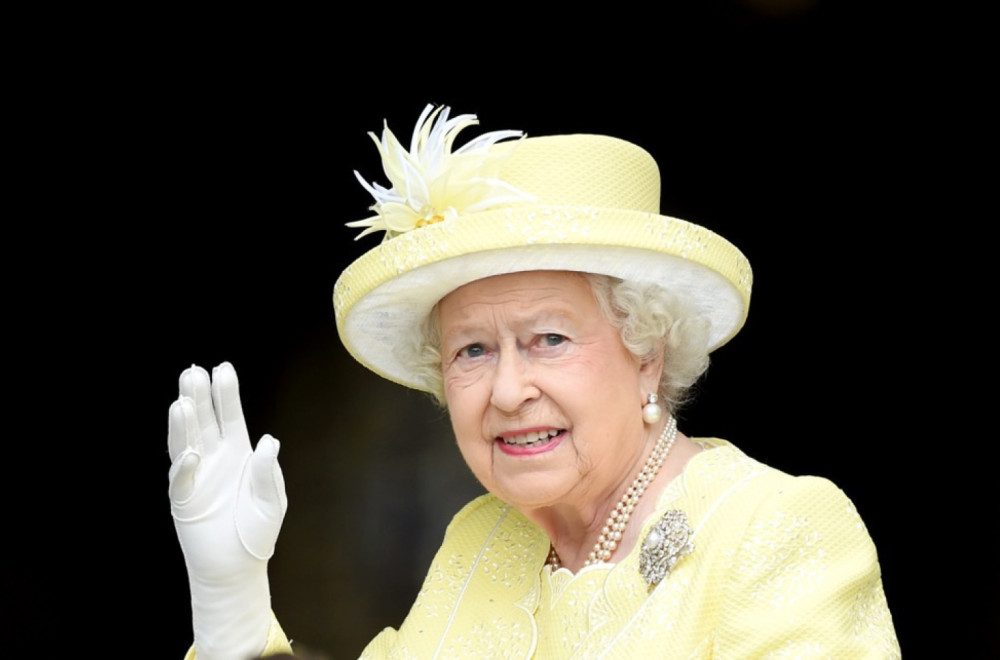 Na stogodišnjicu rođenja predstavljena skulptura Elizabete II: Kralj Čarls poslao jaku poruku VIDEO