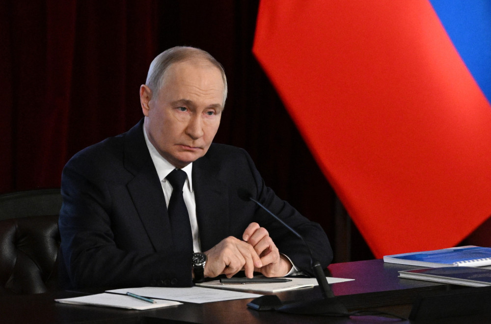 Brussels threatens blockade, Russia ready; Putin: "We will eliminate all threats"
