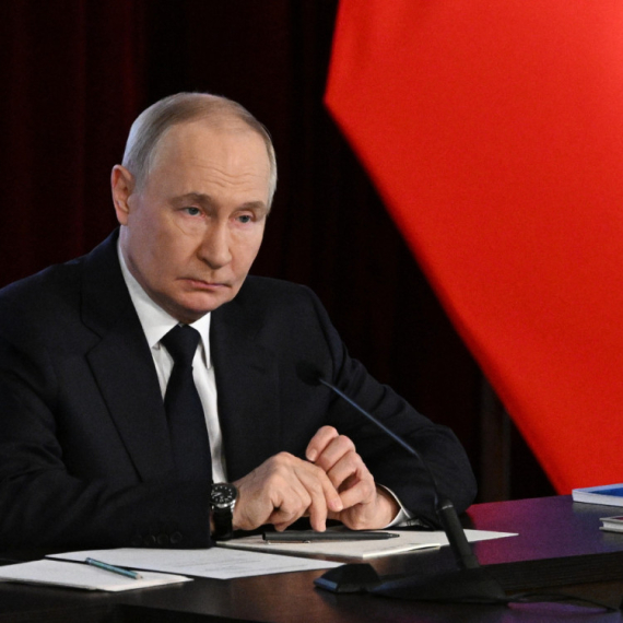 Brussels threatens blockade, Russia ready; Putin: "We will eliminate all threats"