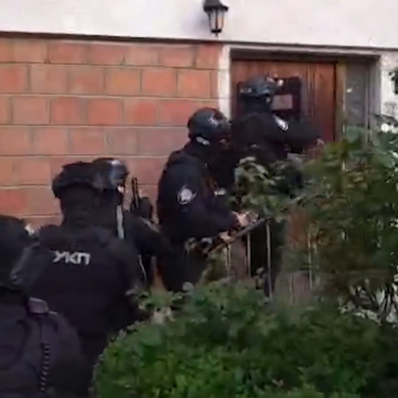 Maloletnik bacio bombu u Kragujevcu: Sve radio po nalogu preko telefona, obećana nagrada 1.000 evra