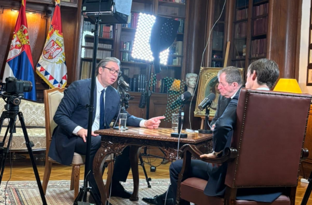 Vučić u britanskom podkastu; Kembel: "Nismo se slagali, ali ovo morate da čujete" FOTO