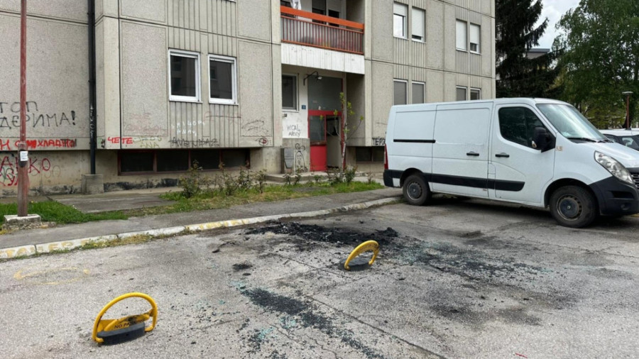 Zapaljen luksuzni džip ispred zgrade u Čačku: Stanari u šoku Zatekao nas je jeziv prizor
