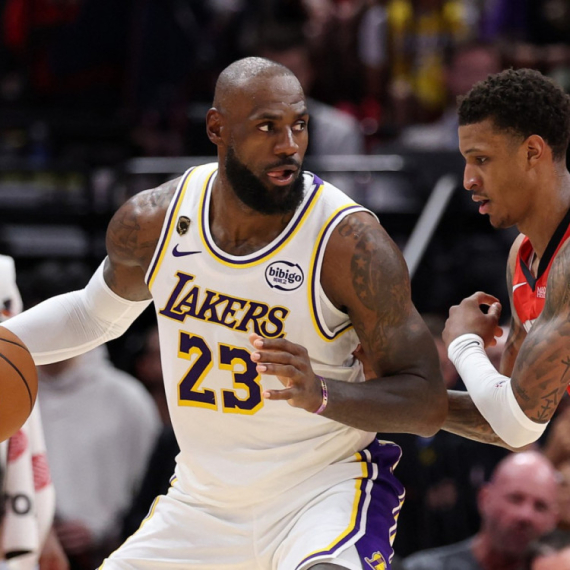 Šengun govorom "naoštrio" Roketse – bez Durenta pobegli od "metle", Lebron nije ličio na sebe VIDEO