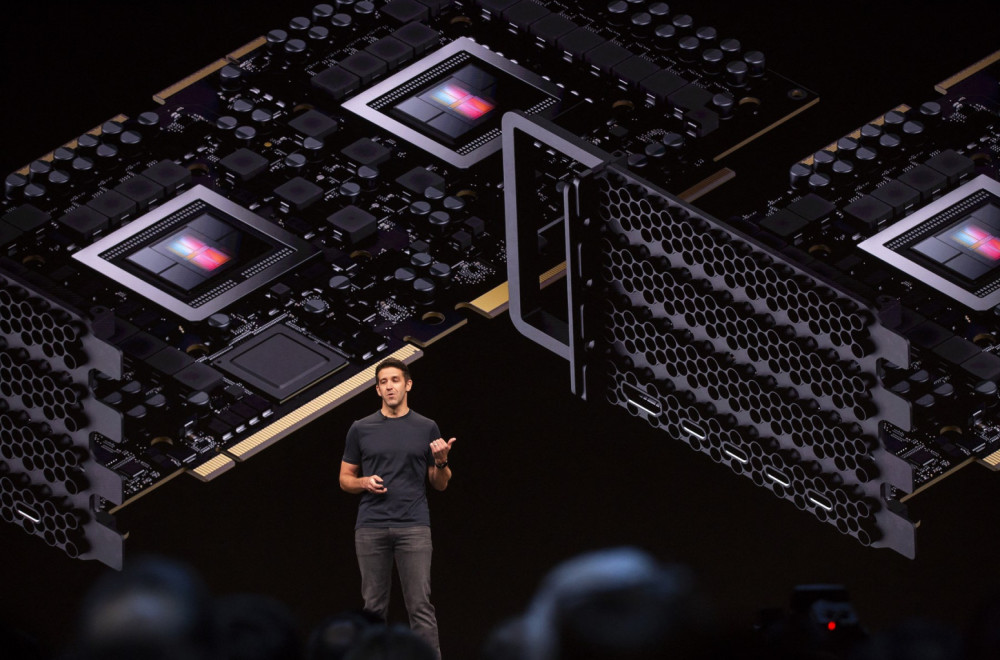 Tim Kuk napušta Apple, a naslednik je već spremio 10 "bombi"