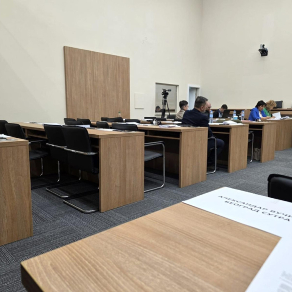 SNS: "Opozicija u Beogradu ponovo izabrala ulicu umesto skupštinske rasprave" FOTO