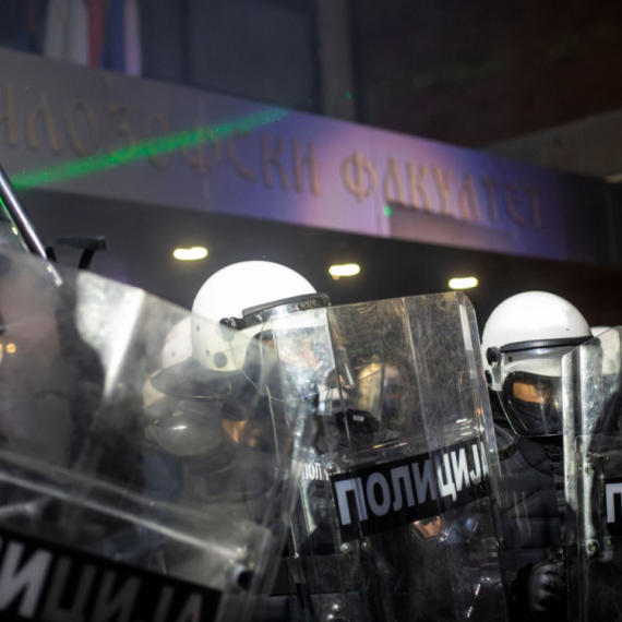 Direktor policije: U Srbiji bilo oko 30.000 neprijavljenih skupova; Kazne za narušavanje reda i mira VIDEO
