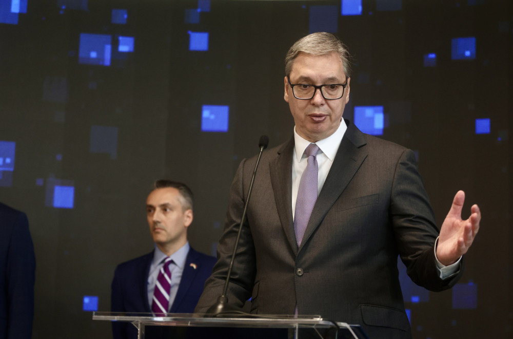 Vučić: "Ima ljudi koji se raduju neuspehu svoje zemlje"; "Za mene veće svetinje od Srbije nema"