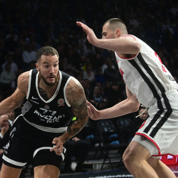Partizan razbio Slobodu – sjajan debi Lovernja, Lakić "rešetao"
