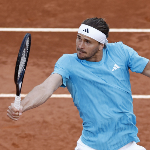 Zverev uz malo muke zaboravio Sinera