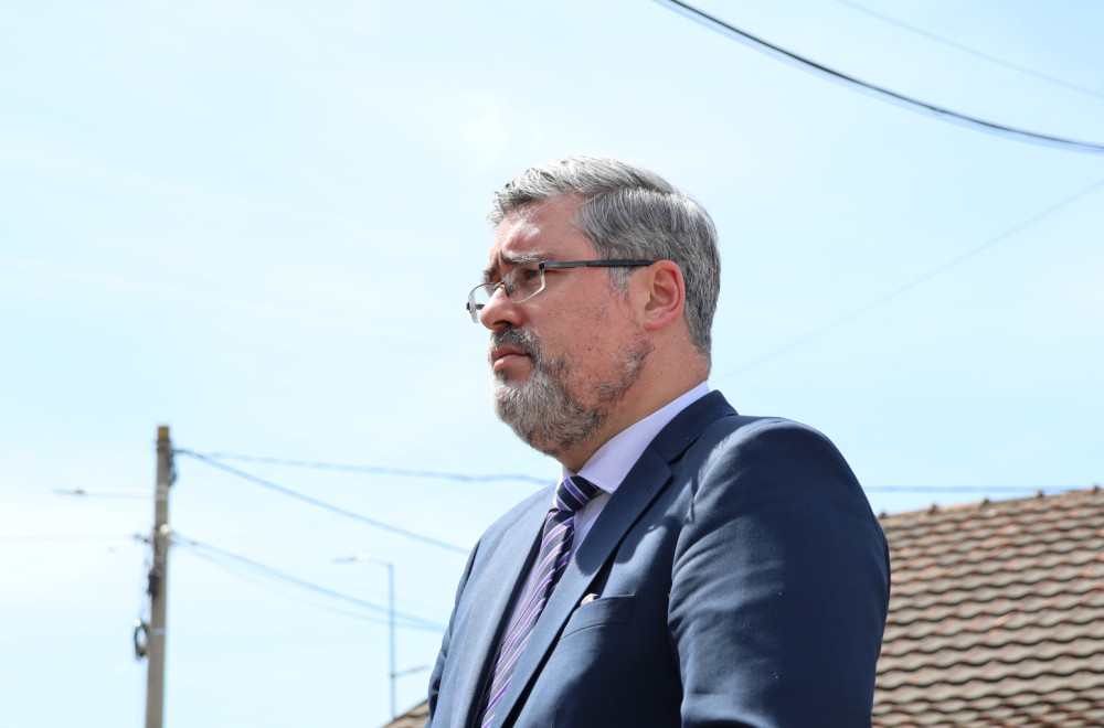 Starović Đilasu: "Kako pledirate na evropski predznak kada ste u Skupštini glasali protiv evropskih zakona?"