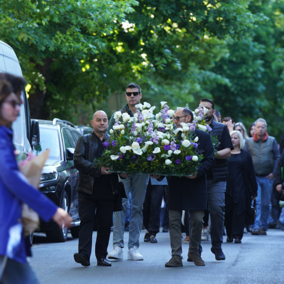 "Space of Silence" in front of 'Ribnikar': Families and citizens pay tribute to the victims; Art exhibition