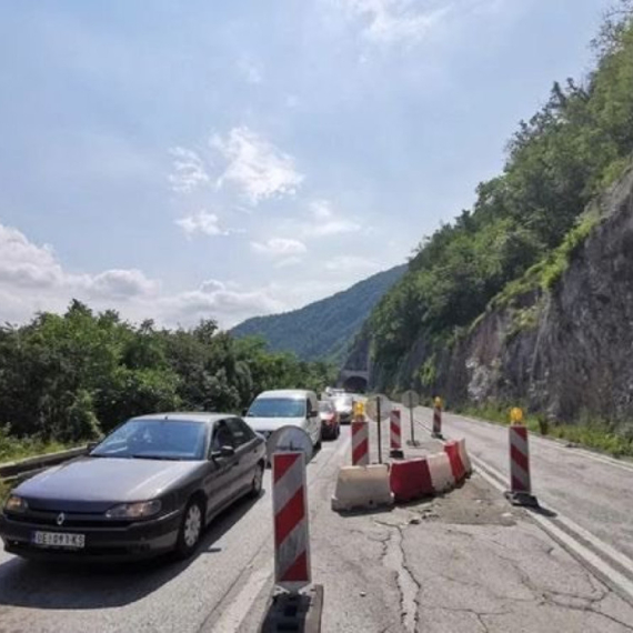 Potpuna obustava saobraćaja na deonici ka planini Kablar