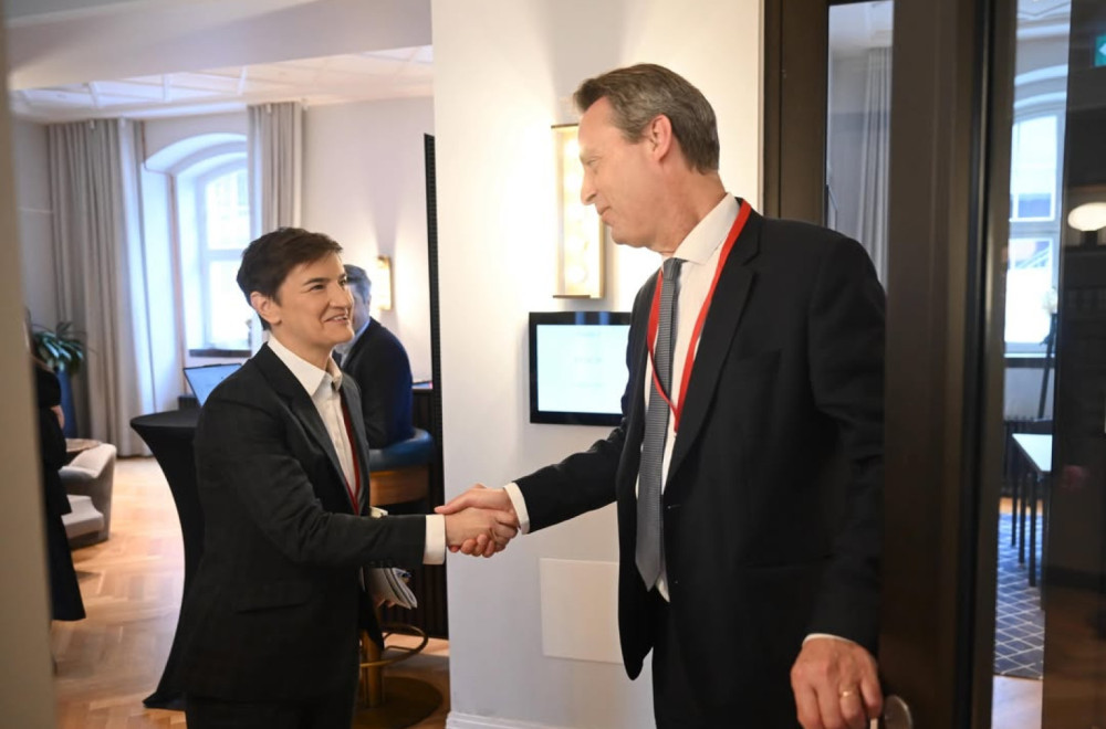 Brnabić sa predsednikom Senata Belgije: "Srbija ostaje čvrsto posvećena evropskim integracijama" FOTO